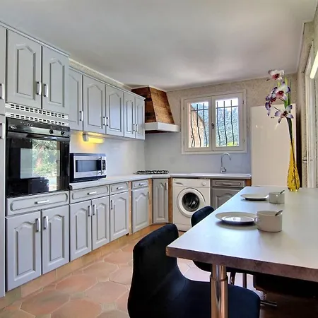 Magnifique Villa,calme,vue Degagee,piscine,parking,wifi,clim Вилла *