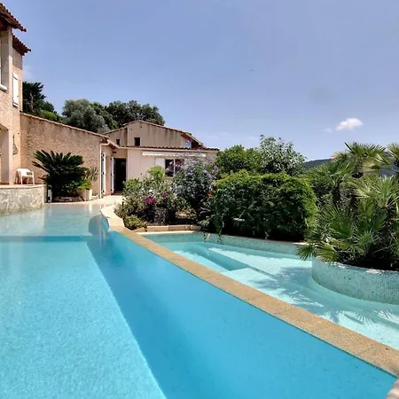 Magnifique Villa,calme,vue Degagee,piscine,parking,wifi,clim Вилла *