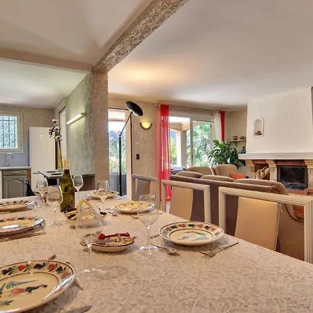 Magnifique Villa,calme,vue Degagee,piscine,parking,wifi,clim * Фрежюс