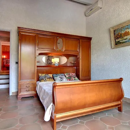 Вилла Magnifique Villa,calme,vue Degagee,piscine,parking,wifi,clim Фрежюс