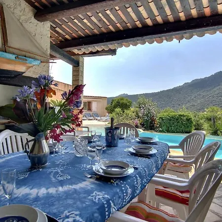 Magnifique Villa,calme,vue Degagee,piscine,parking,wifi,clim * Фрежюс